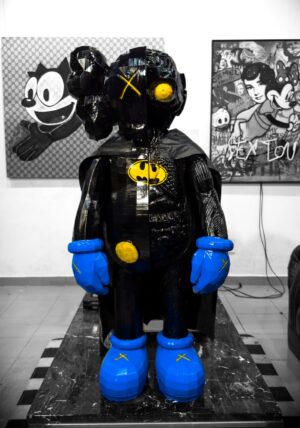Richard - Escultura Kaws Batman