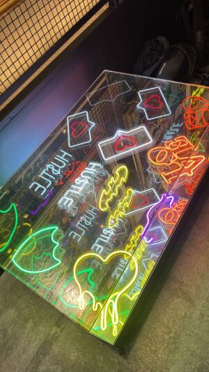 Richard -  Table Neon Batman Infinito